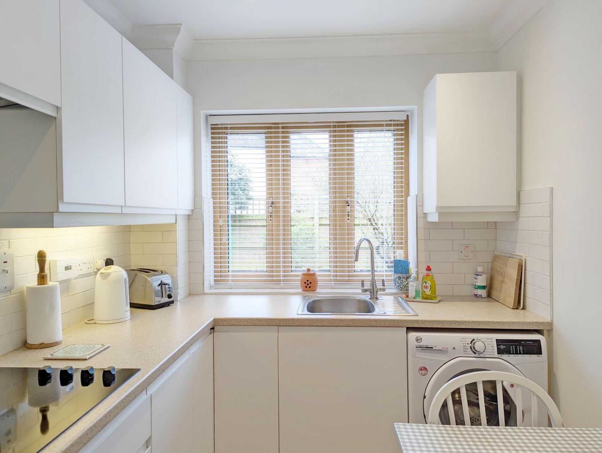 Wisteria Way, Tangmere Luaran gambar