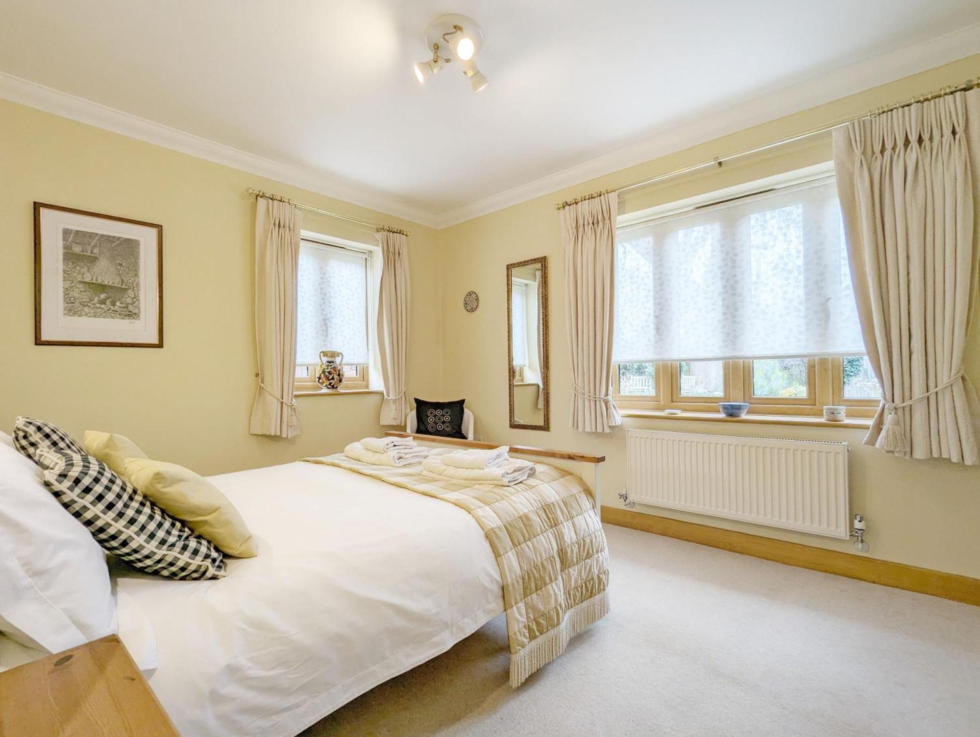 Wisteria Way, Tangmere Luaran gambar